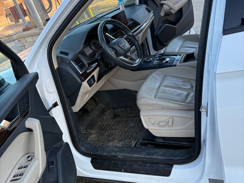 Used 2018 Audi Q5 2.0T Premium w/ Convenience Package AWD/4WD image 9