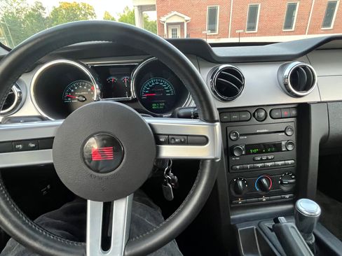 Used 2005 Ford Mustang GT Premium image 14