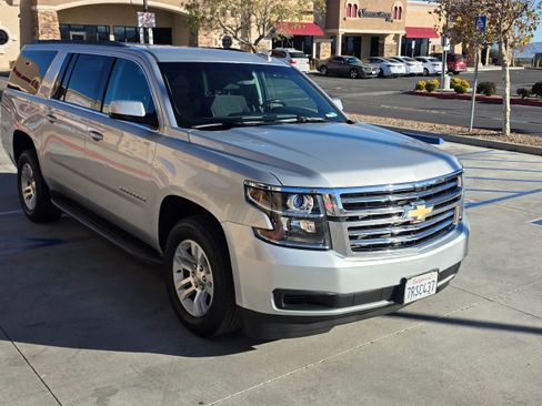 Used 2016 Chevrolet Suburban LS image 2
