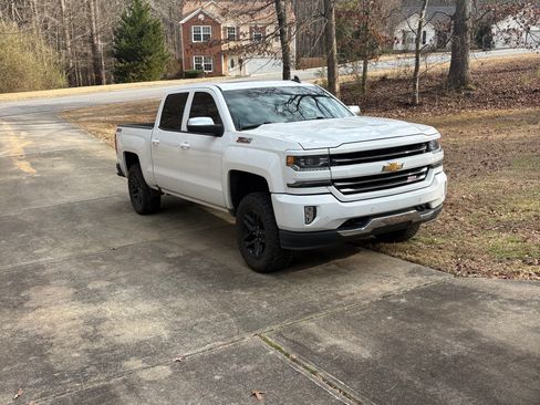 Used 2017 Chevrolet Silverado 1500 LTZ Z71 w/ LTZ Plus Package image 19