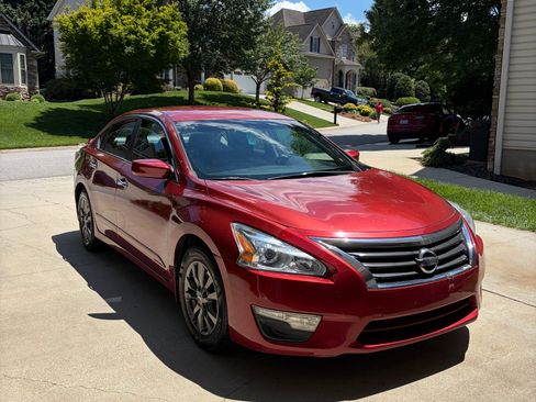 Used 2015 Nissan Altima 2.5 S w/ Special Edition Package FWD image 1
