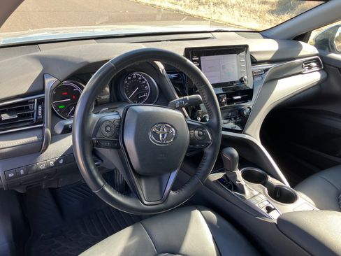 Used 2023 Toyota Camry SE w/ Cold Weather Package image 11