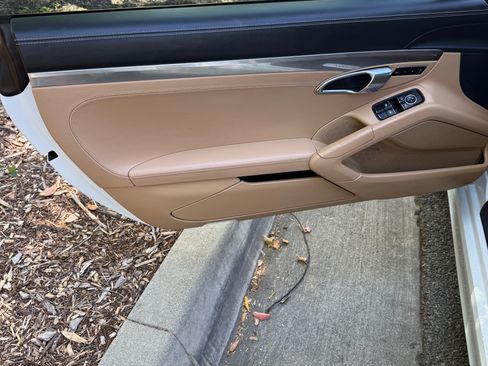 Used 2014 Porsche Boxster image 18