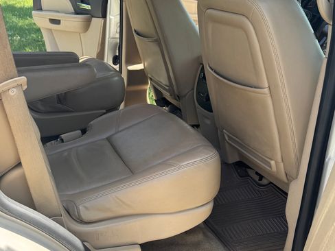 Used 2013 GMC Yukon Denali AWD/4WD image 9