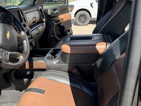 Used 2022 Chevrolet Silverado 3500 High Country w/ Safety Package II AWD/4WD image 10