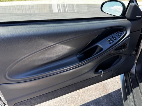 Used 2004 Ford Mustang Mach 1 image 8