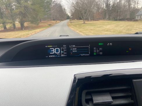 Used 2016 Toyota Prius Three Touring image 10