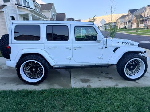 Used 2021 Jeep Wrangler Unlimited Sport w/ Sun And Sound Package AWD/4WD image 22