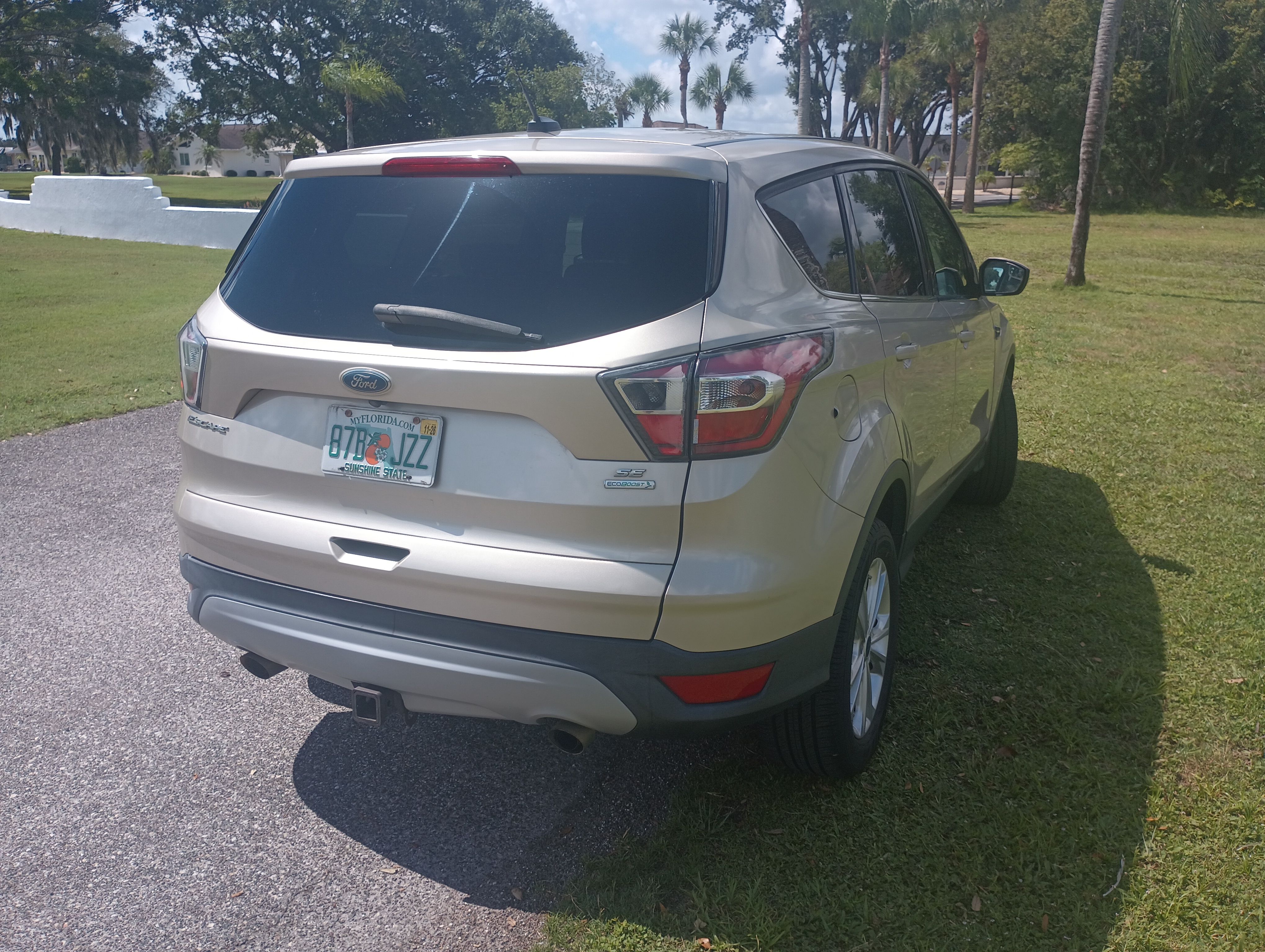 Used 2017 Ford Escape SE FWD image 6