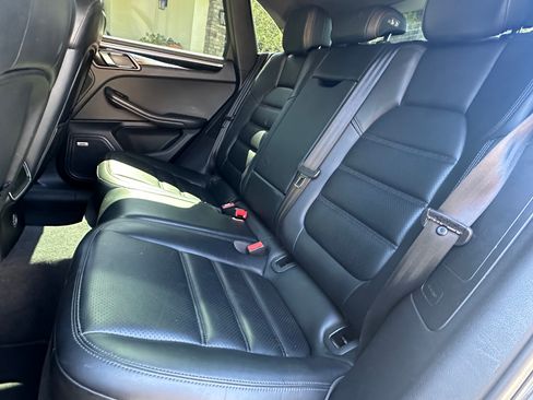 Used 2017 Porsche Macan Turbo AWD/4WD image 10