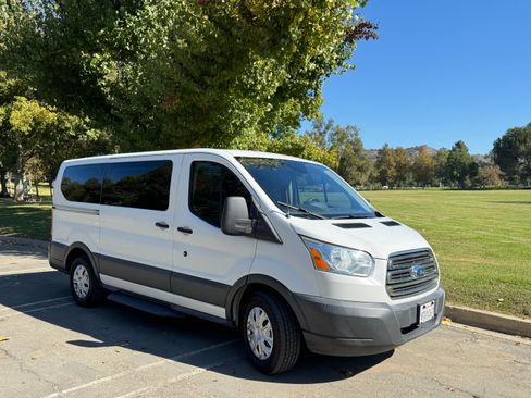 Used 2018 Ford Transit 150 XLT RWD image 1