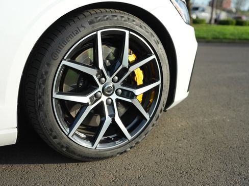 Used 2025 Volvo V60 T8 Polestar w/ Protection Package Premier image 16