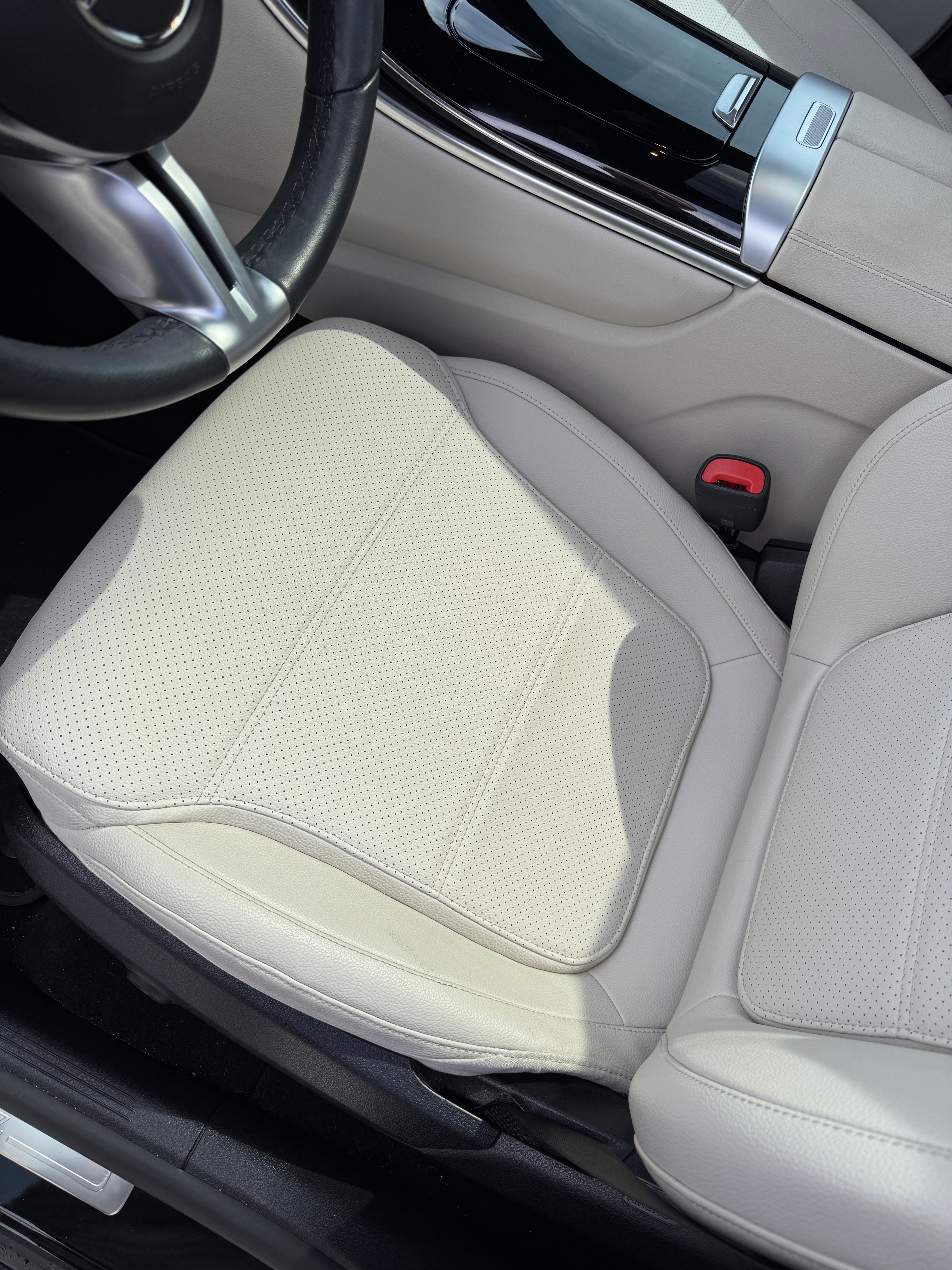 Used 2024 Mercedes-Benz GLC 300 4MATIC image 12