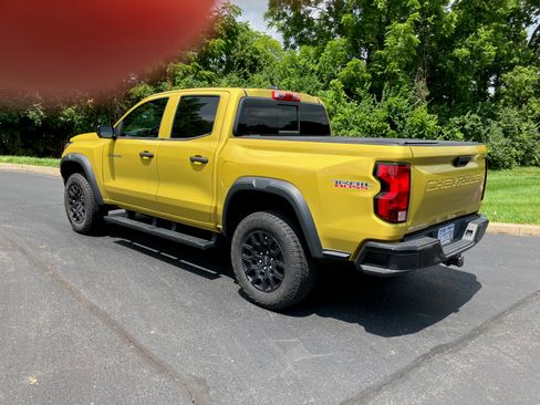 Used 2023 Chevrolet Colorado Trail Boss w/ Technology Package AWD/4WD image 9