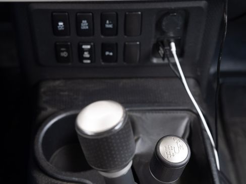 Used 2012 Toyota FJ Cruiser Sport Utility 2D w/ Upgrade Pkg image 22