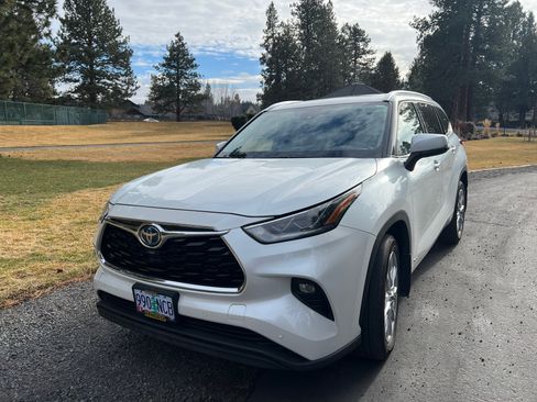 Used 2023 Toyota Highlander Limited image 9
