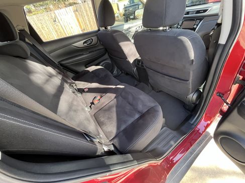 Used 2016 Nissan Rogue SV w/ SV Premium Package image 28