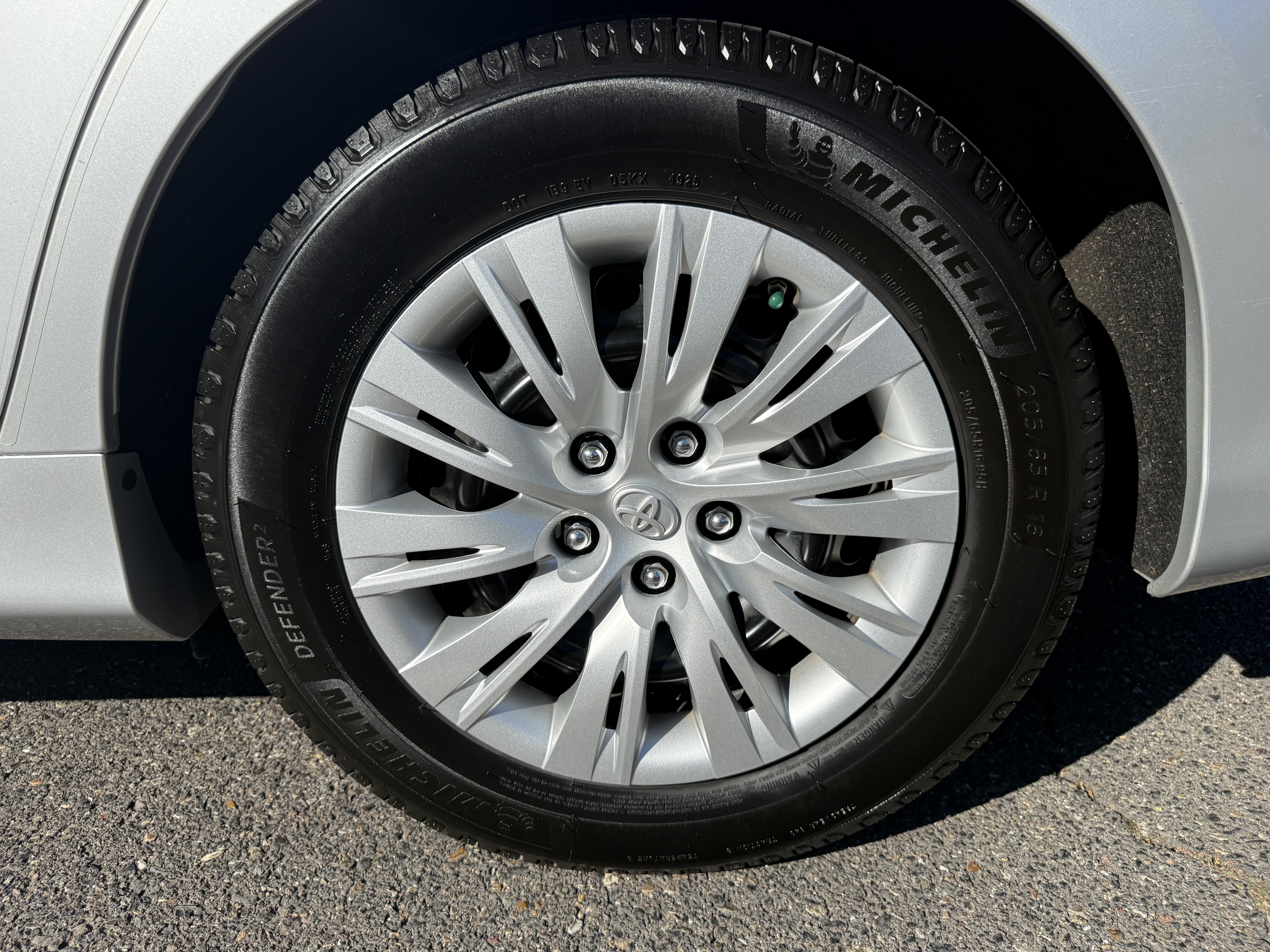Used 2014 Toyota Camry LE FWD image 16