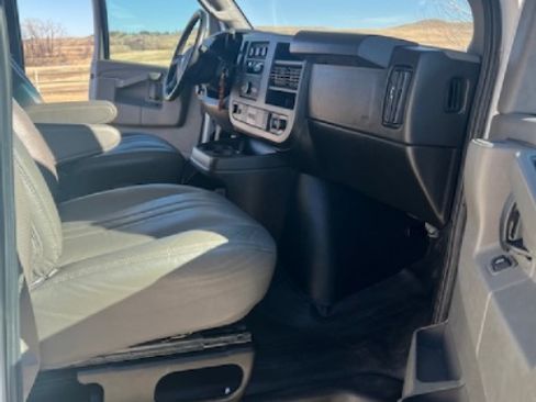 Used 2022 Chevrolet Express 3500 LS image 12
