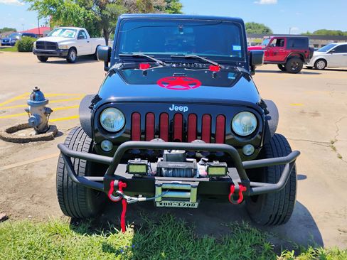 Used 2015 Jeep Wrangler Unlimited Sport w/ Connectivity Group AWD/4WD image 8