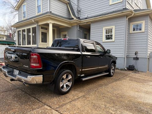 Used 2020 RAM 1500 Laramie image 8