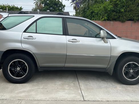 Used 2000 Lexus RX 300 FWD image 1