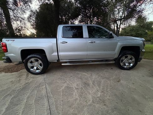 Used 2018 Chevrolet Silverado 1500 LT w/ LT Eassist Package image 12