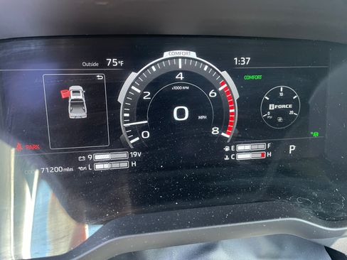 Used 2023 Toyota Tundra Platinum w/ Advanced Package AWD/4WD image 10