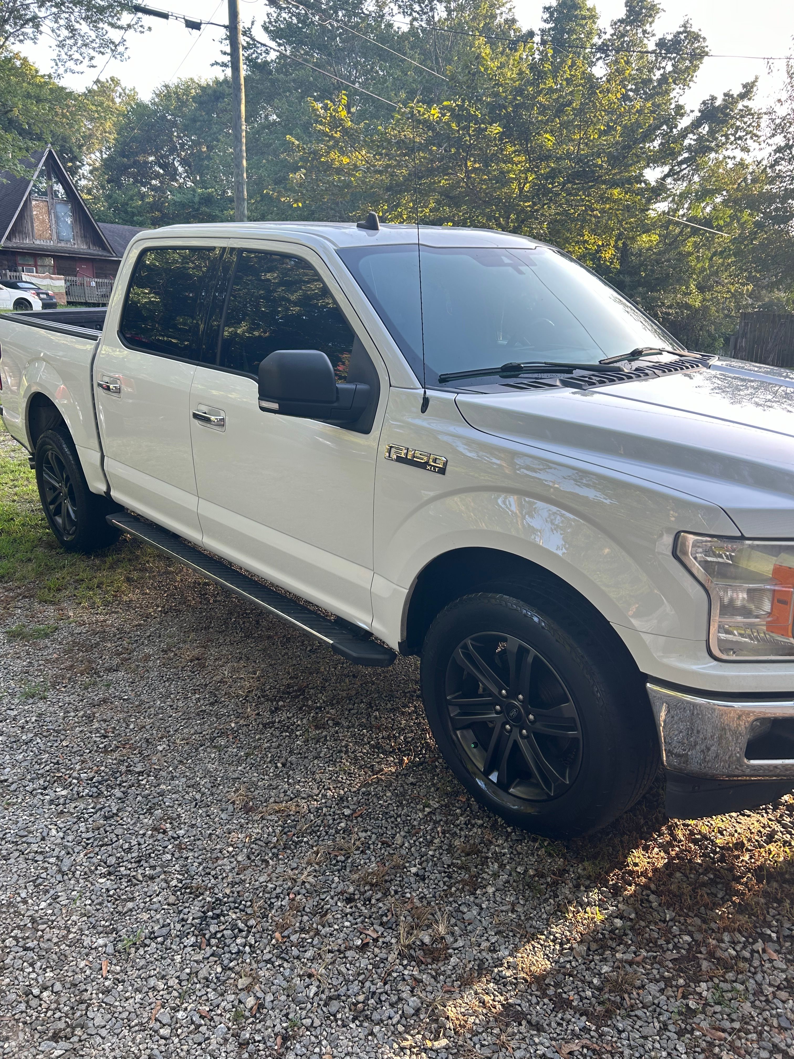 Used 2019 Ford F150 XLT w/ Equipment Group 302A Luxury AWD/4WD image 6