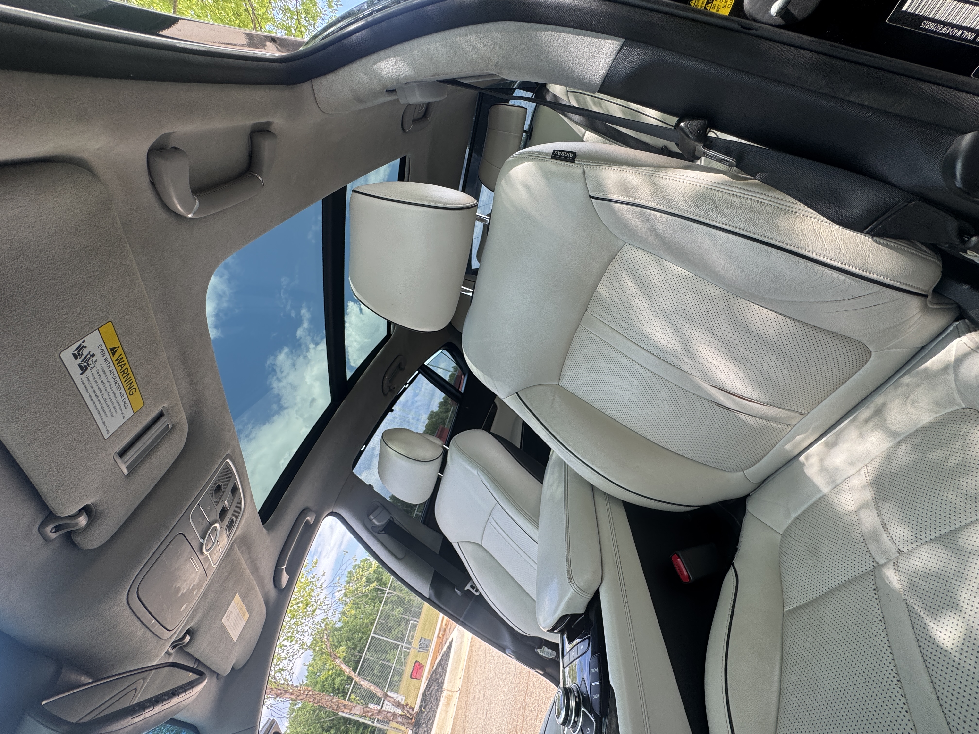 Used 2015 Kia K900 Luxury w/ VIP Package (Discontinued) RWD image 9