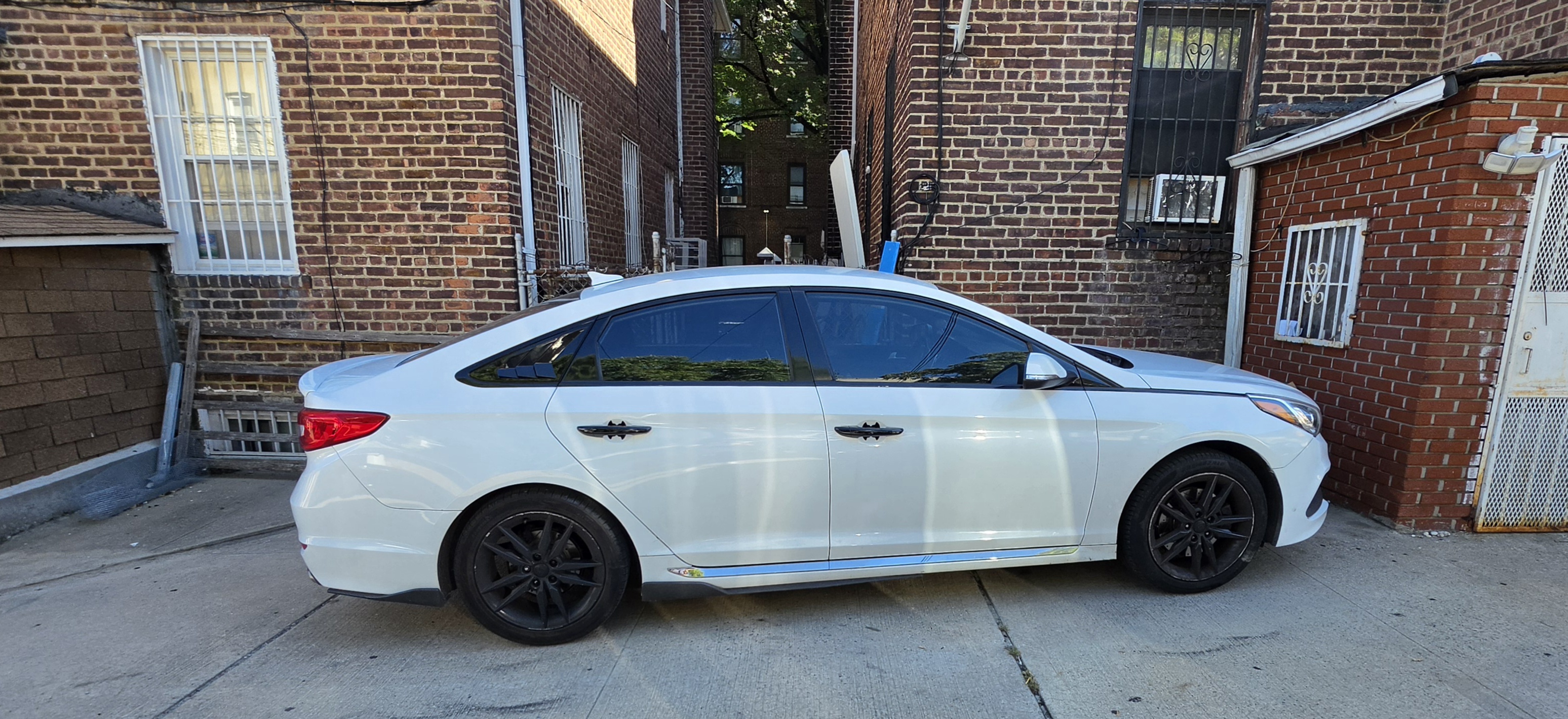 Used 2017 Hyundai Sonata Sport 2.0T FWD image 1