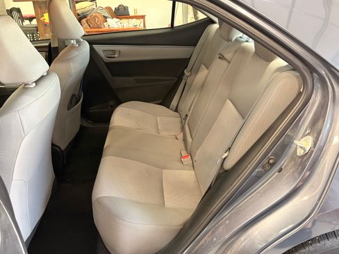 Used 2015 Toyota Corolla LE image 12