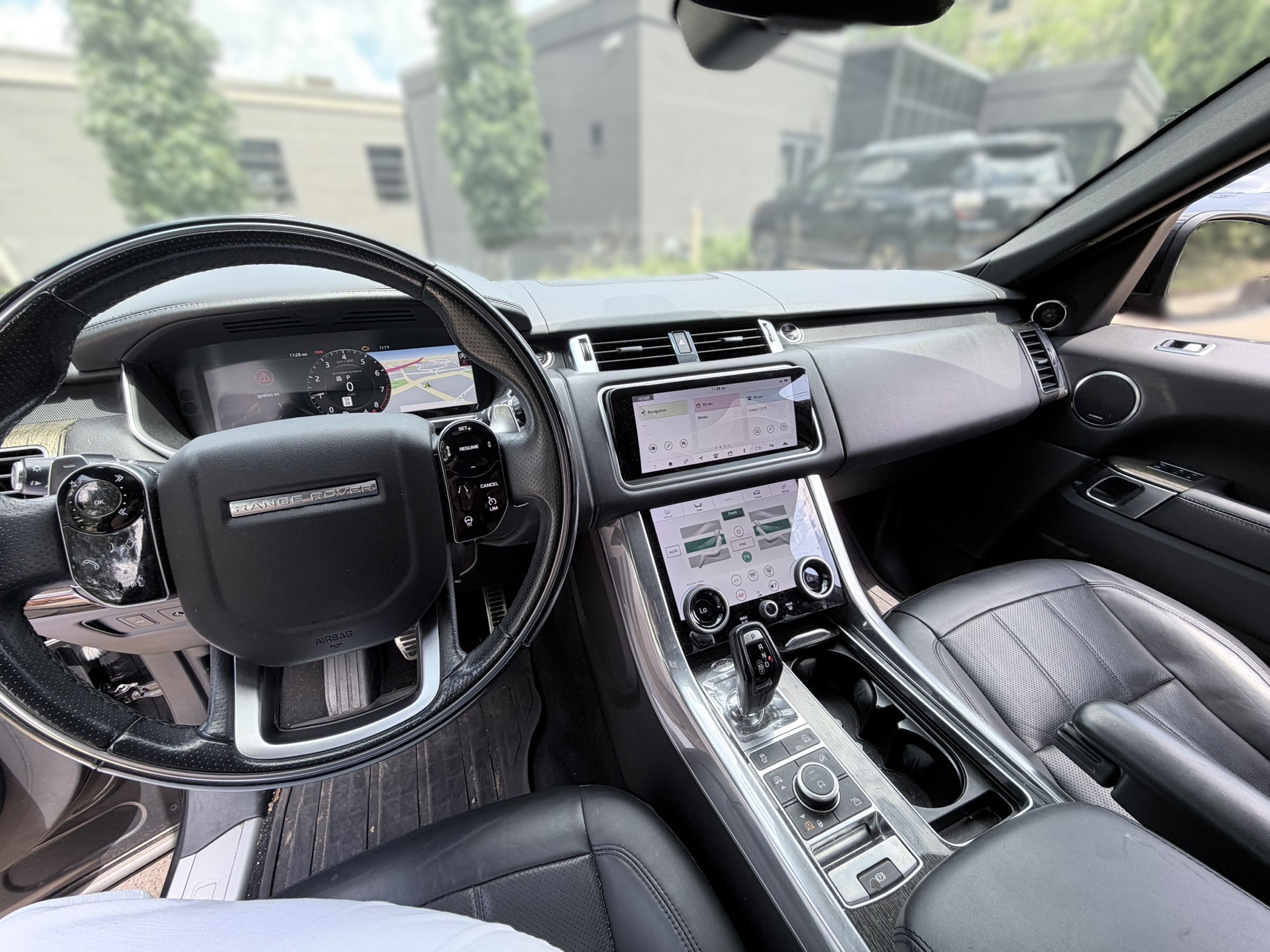 Used 2018 Land Rover Range Rover Sport Supercharged AWD/4WD image 12