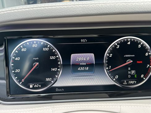 Used 2017 Mercedes-Benz S 550 Sedan image 12