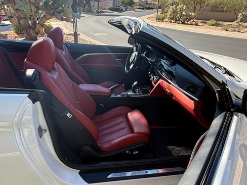 Used 2017 BMW 430i Convertible image 9