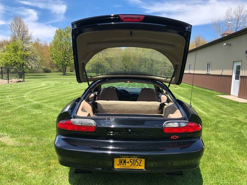 Used 1995 Chevrolet Camaro Z28 image 12