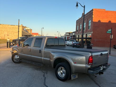 Used 2003 Ford F350 XL image 2