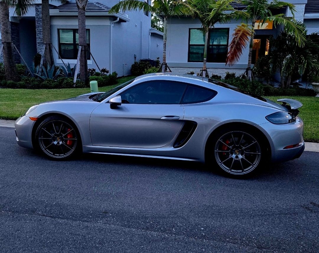 Used 2023 Porsche 718 Cayman GTS RWD image 5