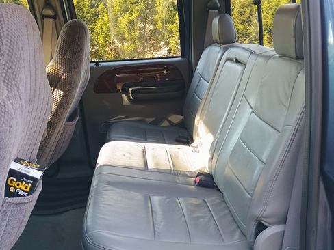 Used 2004 Ford F350 Lariat image 14