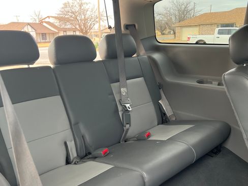 Used 2008 Chrysler Aspen Limited w/ Popular Equipment Group image 9