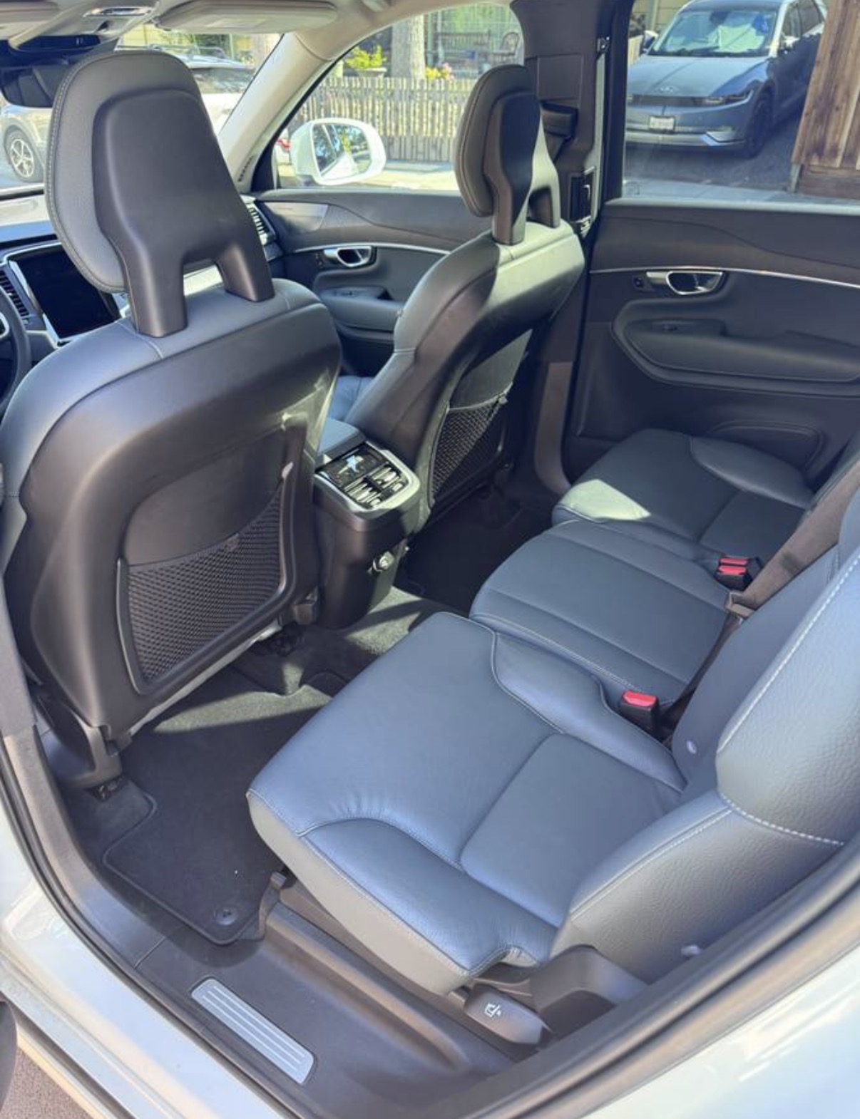 Used 2020 Volvo XC90 T6 Momentum AWD/4WD image 6