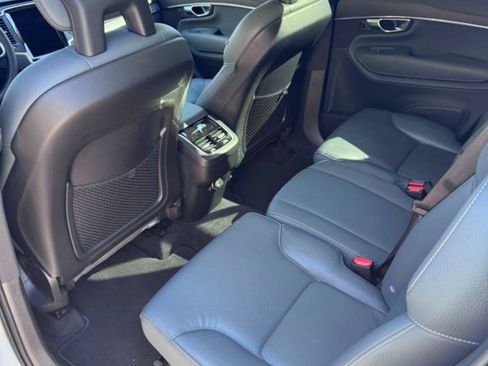 Used 2020 Volvo XC90 T6 Momentum AWD/4WD image 6