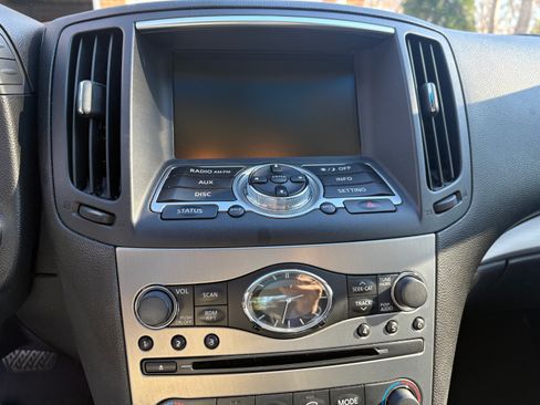 Used 2010 INFINITI G37 x Sedan w/ Premium Pkg image 17