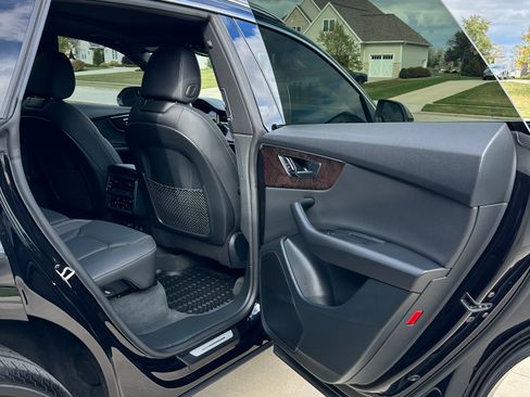 Used 2019 Audi Q8 Premium Plus w/ Premium Plus AWD/4WD image 14