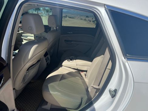 Used 2014 Cadillac SRX Luxury image 10
