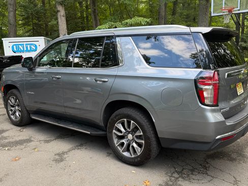 Used 2022 Chevrolet Tahoe LT w/ Luxury Package AWD/4WD image 9