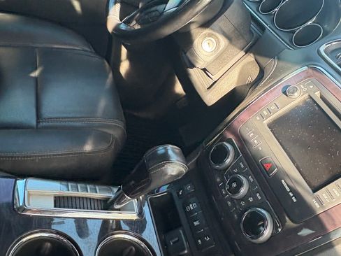 Used 2017 Buick Enclave Leather image 8