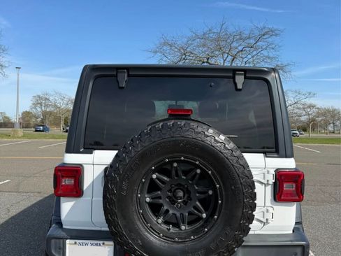 Used 2018 Jeep Wrangler Unlimited Sport S AWD/4WD image 4