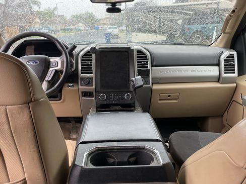 Used 2017 Ford F250 Lariat w/ Lariat Ultimate Package image 5