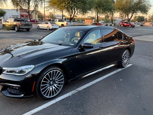 Used 2017 BMW 750i image 1